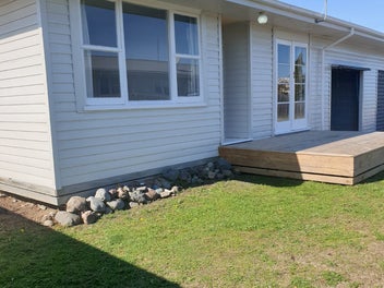 Image 1 of 7