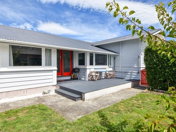 Charming Renovated 3-Bedroom Cottage