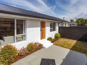 Fabulous, Freehold - Love, Lock & Leave Me!