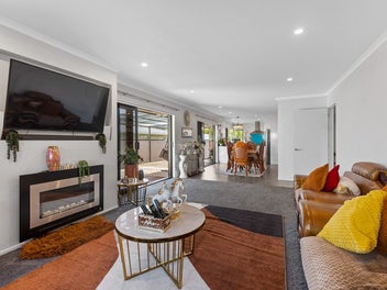 SIX BEDROOMS, FOUR BATHROOMS - SPACE AND FLEXIBILI