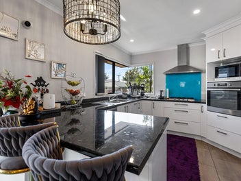 SIX BEDROOMS, FOUR BATHROOMS - SPACE AND FLEXIBILI