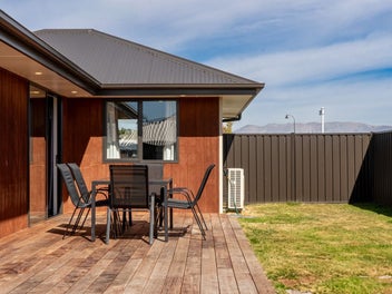 4 bed Comfort with Dual Living and Outdoor Flow