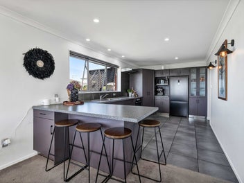 Urenui – Lifestyle, Space &...