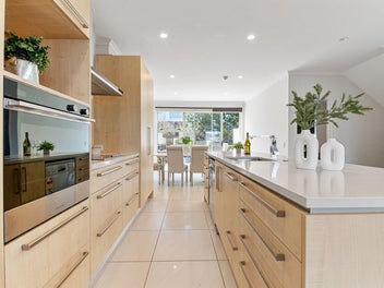 URBAN ELEGANCE IN THE HEART OF STONEFIELDS