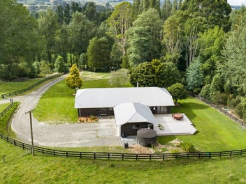 Stunning family home in Pohangina