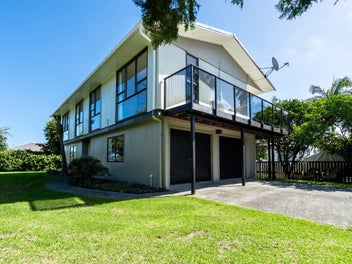 Coastal family retreat