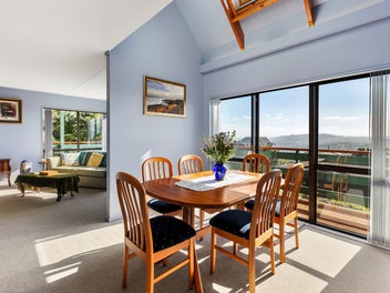 Immaculately Presented - Fabulous Views!