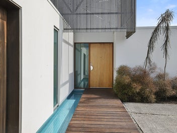 AWARD WINNING ARCHITECTURE IN SUPREME LOCATION