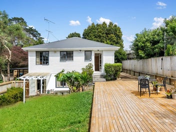 PRIVATE, SUN-SOAKED SANCTUARY WITH FLEXIBLE LIVING