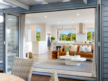 Family Entertainer & Conveniently Located