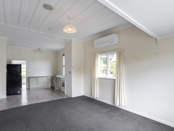 Warm and Sunny - Updated Roof and Wiring