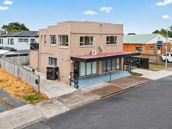 Vacant Mixed-Use investment with immediate upside