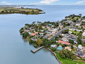 Vacant Mixed-Use investment with immediate upside