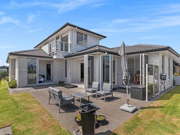 304sqm of immaculate family living