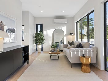 Architectural edge. Everyday ease.