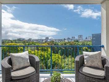 North-facing penthouse perfection