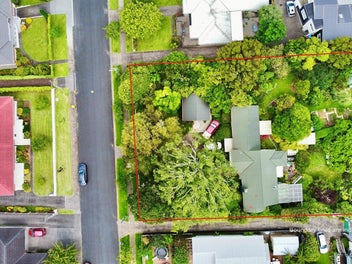 Two Titles. 1942m2 of potential