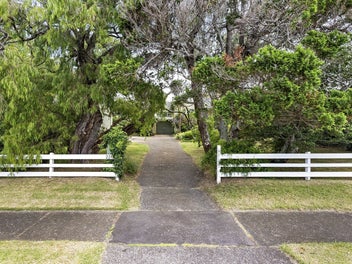 The secret extremely large garden