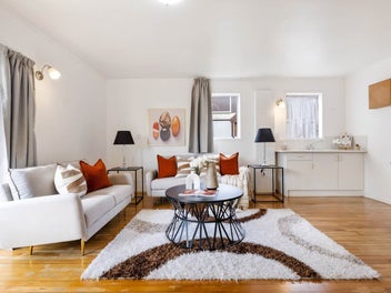 Smart Design, Prime Position