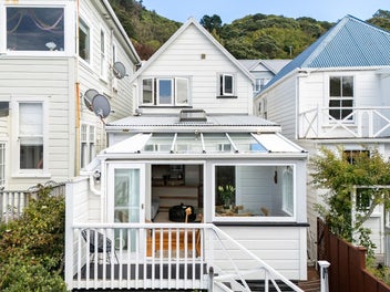 GORGEOUS VILLA WITH HARBOUR VIEWS