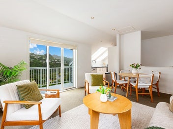 Sun, Space & Wilton Ease