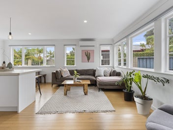 OUTSTANDING VALUE - VENDOR SAYS SELL!!