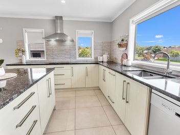 Modern Family Home, Ultimate Backyard Space