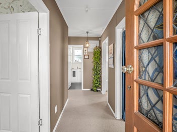 White Picket Fence Charm on Duff Crescent