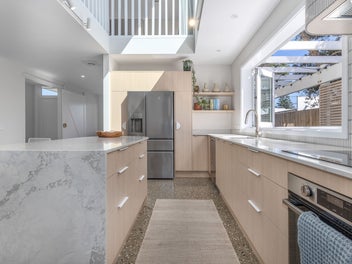 CRISP LINES. COOL VIBES. COASTAL LIVING