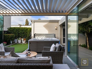 Award Winning Backyard with Mini Golf & Spa!