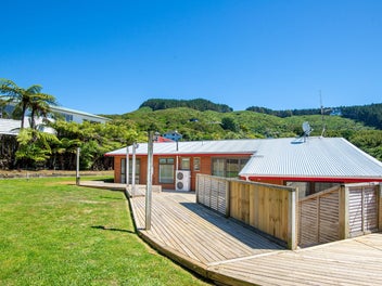 LARGE 5 BEDROOM FAMILY HOME