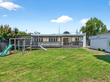 Top Location, Five Bedrooms