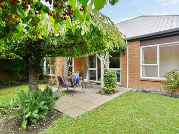 Schools, Parks & Bike Tracks at your finger tips