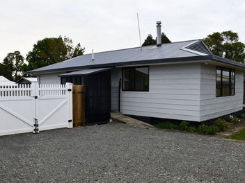 Immaculate Home & Grounds