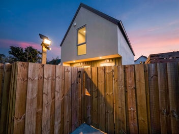 Lucky Last One Left - Downstairs ensuite