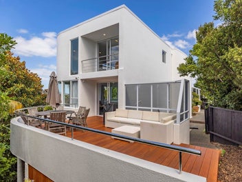 Bauhaus-Inspired Architectural Masterpiece