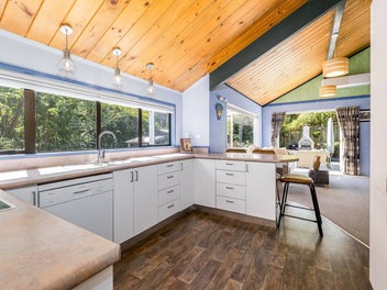 Spacious Family Living in Peaceful Whitby Setting