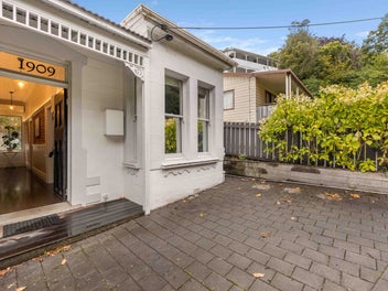 Lock & Leave Luxury with Airbnb Appeal