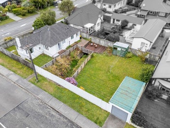 FLAT, SUNNY KARORI LIVING WITH FUTURE POTENTIAL