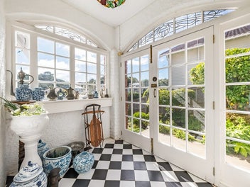 SPACE, SUN & FUTURE-PROOFED LIVING IN KARORI