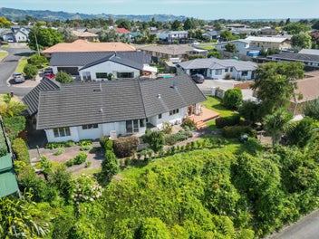 SUN, SPACE AND LOCATION!