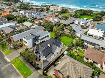 Timeless Family Home in the Heart of St Clair