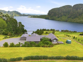 Front row to Lake Whakamaru adventure