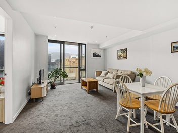 Modern three bedroom apartment near the waterfront