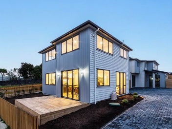 Modern Comfort in a Prime Hobsonville Location