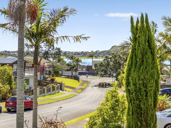 The Ultimate Sea-View Sanctuary: Home & Income