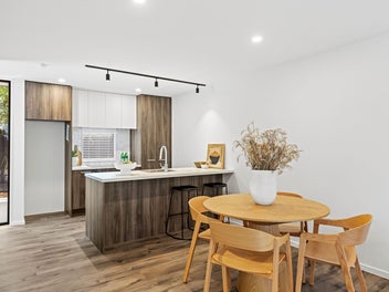 Superior End Unit - Vendors Want It Sold