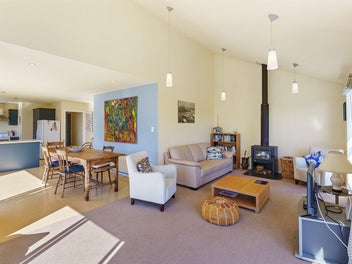 TRENDY LIVING AT OLDE BEACH