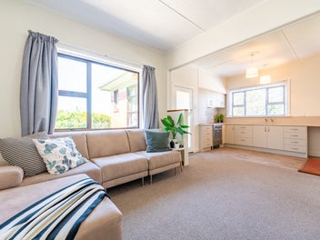 Prime location and perfect for 1st home buyers!