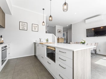 Standout Style. Standalone Feel.